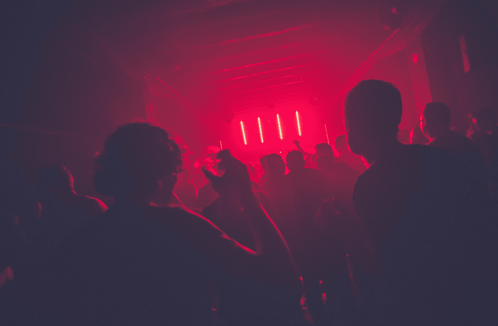 Should you put reverb on bass frequencies? sonible